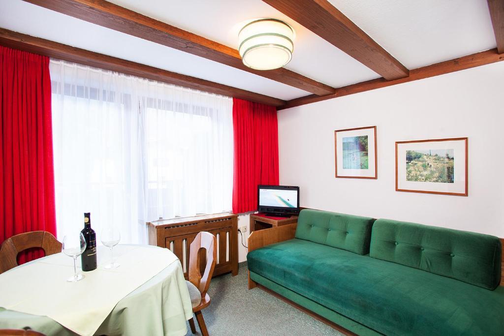 Johannahof Appartements Kaprun Habitación foto