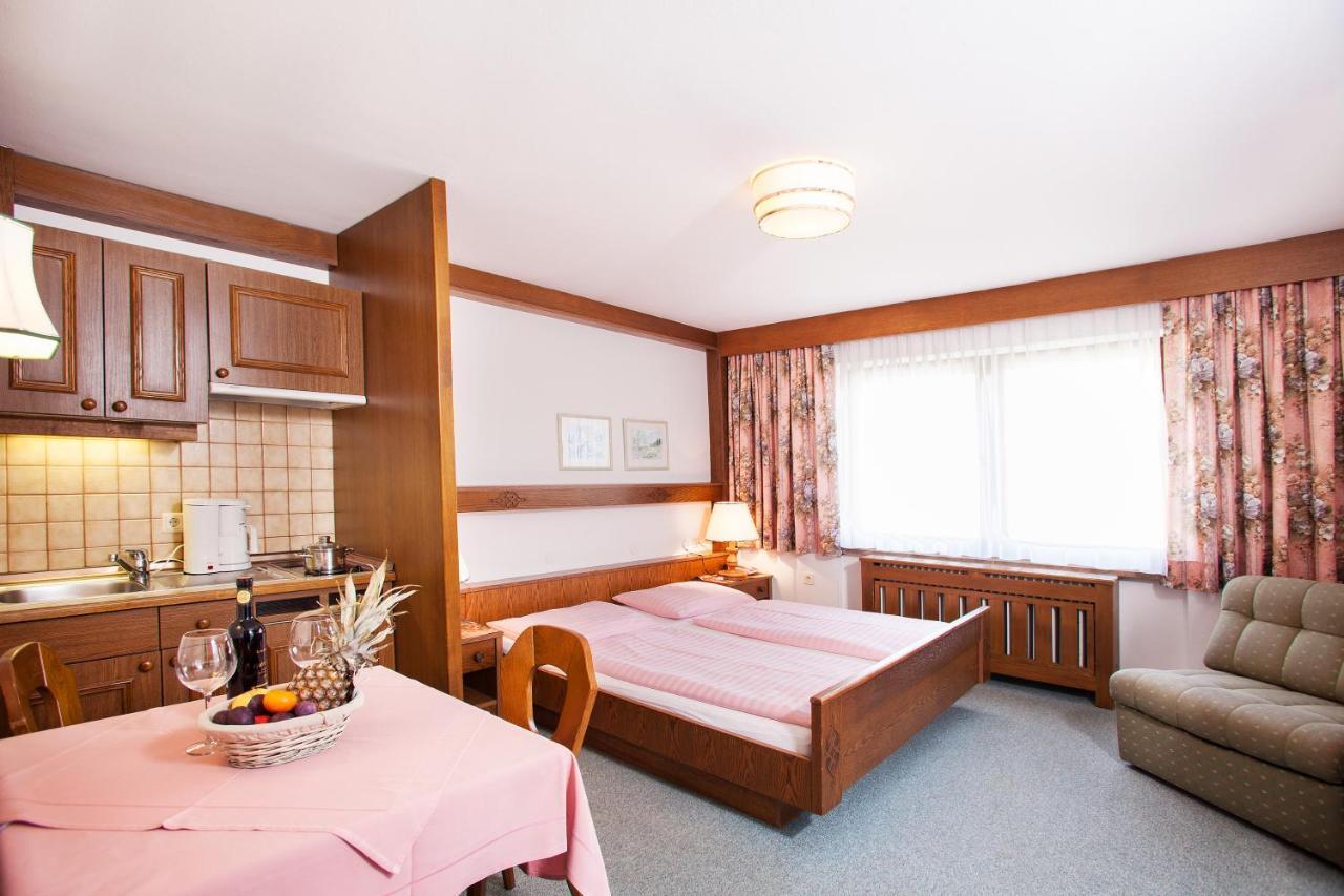 Johannahof Appartements Kaprun Habitación foto